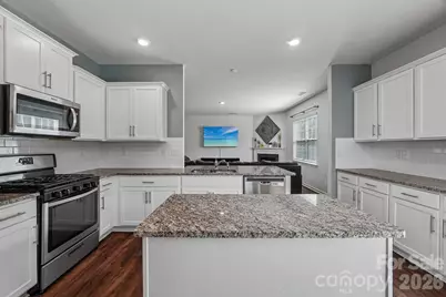 7105 Pennyroyal Way, Charlotte, NC 28216 - Photo 13
