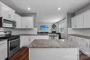 7105 Pennyroyal Wy, Charlotte, NC 28216 - Photo 13