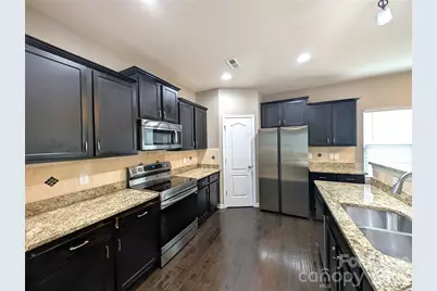 9223 Avery Meadows Drive, Charlotte, NC 28216 - Photo 3