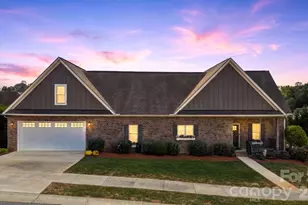 1258 10th St Pl NW, Hickory, NC 28601 - Photo 1