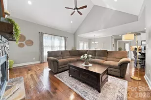 1258 10th St Pl NW, Hickory, NC 28601 - Photo 3