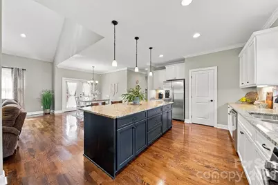 1258 10th Street Place NW, Hickory, NC 28601 - Photo 7