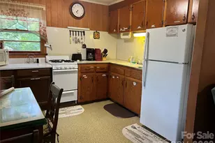 10 Hopewell Ln, Flat Rock, NC 28731 - Photo 3