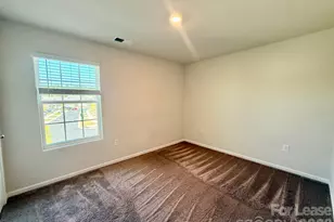 6200 Lowe Ln, Charlotte, NC 28214 - Photo 19