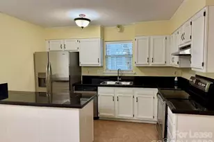 8288 Golf Ridge Dr, Charlotte, NC 28277 - Photo 5