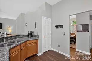 9407 Thatcher Hall Ct, Charlotte, NC 28277 - Photo 3