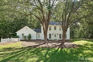 11200 Walking Horse Ln, Charlotte, NC 28215 - Photo 3