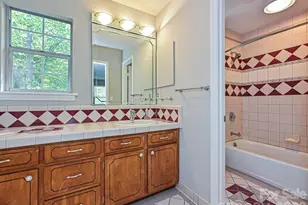 11200 Walking Horse Ln, Charlotte, NC 28215 - Photo 25