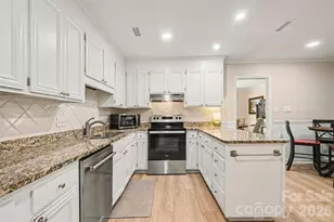 7507 Red Oak Ln, Charlotte, NC 28226 - Photo 17