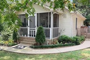 522 19th St SW, Hickory, NC 28602 - Photo 1