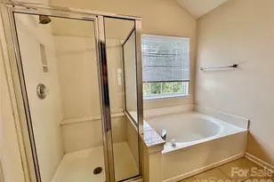 10514 Old Bridge Ln, Charlotte, NC 28269 - Photo 15