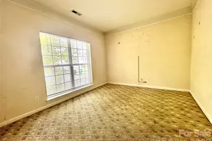 10514 Old Bridge Ln, Charlotte, NC 28269 - Photo 5