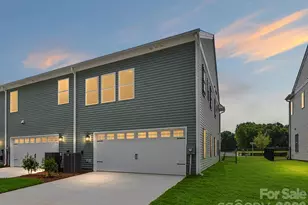 6605 Fire Lily Ln, Charlotte, NC 28216 - Photo 25