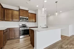 6605 Fire Lily Ln, Charlotte, NC 28216 - Photo 11