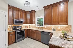 9114 Cameron Wood Dr, Charlotte, NC 28210 - Photo 17