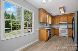 1420 Farmington Hills Dr, Conover, NC 28613 - Photo 9