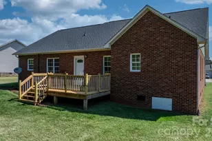 1420 Farmington Hills Dr, Conover, NC 28613 - Photo 3