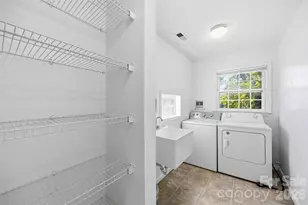 4700 Woodway Pl, Charlotte, NC 28208 - Photo 11