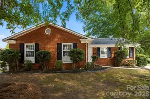4700 Woodway Pl, Charlotte, NC 28208 - Photo 1