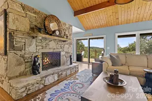 257 Dalhousie Ct, Flat Rock, NC 28731 - Photo 5