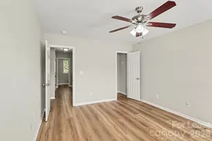 8011 Rolling Meadows Ln, Huntersville, NC 28078 - Photo 11