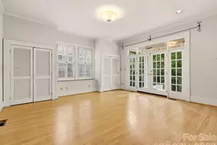501 Hermitage Ct, Charlotte, NC 28207 - Photo 17