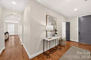 906 Cherokee Rd, Charlotte, NC 28207 - Photo 3