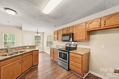 7117 Daerwood Place, Charlotte, NC 28215 - Photo 9