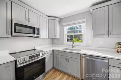 9100 Sandburg Avenue, Charlotte, NC 28213 - Photo 11
