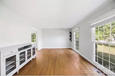 9100 Sandburg Avenue, Charlotte, NC 28213 - Photo 5
