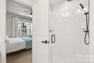 300 Twinflower Ln, Charlotte, NC 28205 - Photo 19
