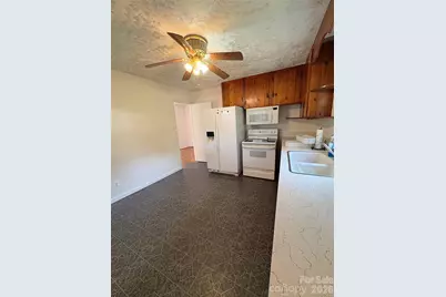 204 W Nims Avenue, Mount Holly, NC 28120 - Photo 5