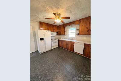 204 W Nims Avenue, Mount Holly, NC 28120 - Photo 3