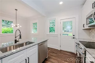 616 Oakland Ave, Charlotte, NC 28204 - Photo 9