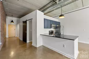 626 N Graham St, Charlotte, NC 28202 - Photo 3