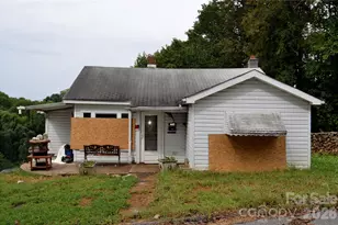 440 Hillcrest St, Marion, NC 28752 - Photo 1