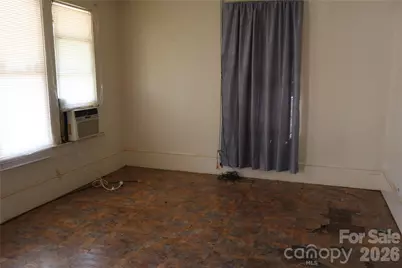 736 2nd Avenue SW, Hickory, NC 28602 - Photo 5