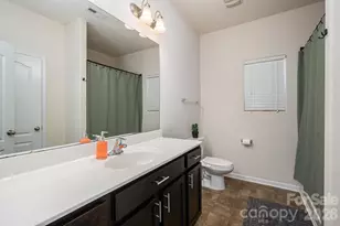 9012 Avery Meadows Dr, Charlotte, NC 28216 - Photo 15