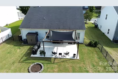 9012 Avery Meadows Drive, Charlotte, NC 28216 - Photo 3