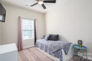 9012 Avery Meadows Dr, Charlotte, NC 28216 - Photo 17