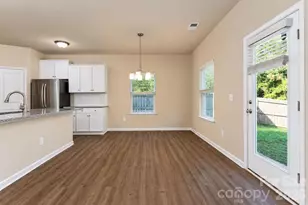 2647 Dellinger Dr, Charlotte, NC 28269 - Photo 9