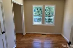 1110 N Ridge Rd, Hendersonville, NC 28792 - Photo 5