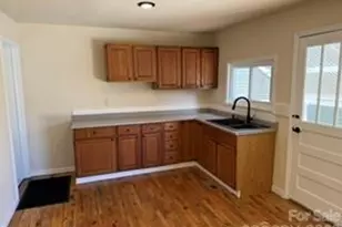 1110 N Ridge Rd, Hendersonville, NC 28792 - Photo 3