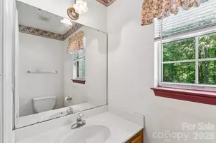 7500 Plott Rd, Charlotte, NC 28215 - Photo 9