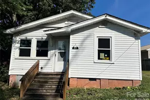 901 State St, Marion, NC 28752 - Photo 1