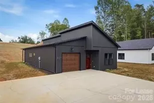 917 Overlook Dr SW, Lenoir, NC 28645 - Photo 1