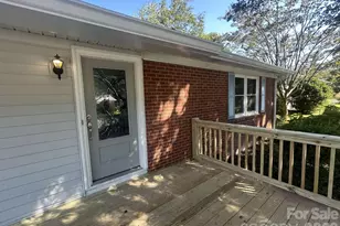 1225 Pinebrook Cir, Hendersonville, NC 28739 - Photo 3