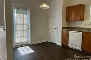 1404 Jordans Pond Ln, Charlotte, NC 28214 - Photo 5