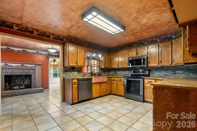 3110 Ninth Tee Drive, Newton, NC 28658 - Photo 9
