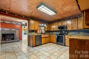 3110 9th Tee Dr, Newton, NC 28658 - Photo 9